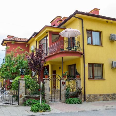 Family Hotel Kavrakovi Pavel Banja Exteriér fotografie