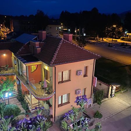 Family Hotel Kavrakovi Pavel Banja Exteriér fotografie