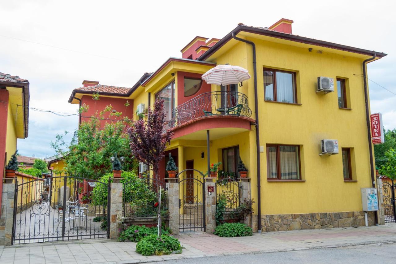 Family Hotel Kavrakovi Pavel Banja Exteriér fotografie