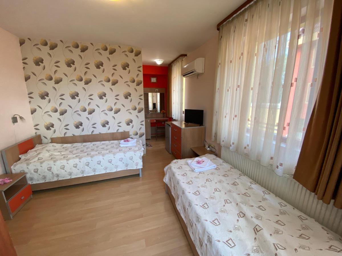 Family Hotel Kavrakovi Pavel Banja Exteriér fotografie